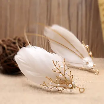 Новые женские модные свадебные украшения для волос с жемчугом и белыми перьями, аксессуары для волос