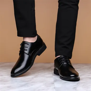 Осенние новые деловые мужские туфли-оксфорды, комплект из черных коричневых мужских офисных свадебных мужских повседневных дышащих кожаных туфель с острым носком