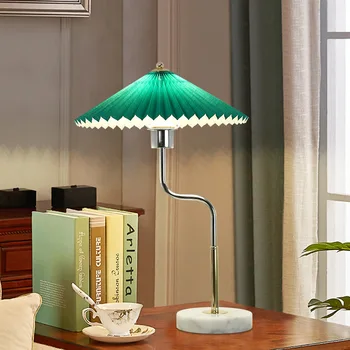 Настольная лампа с плиссированным зонтиком, новая простая креативная ретро-спальня, теплая прикроватная настольная лампа, портативный настольный светильник